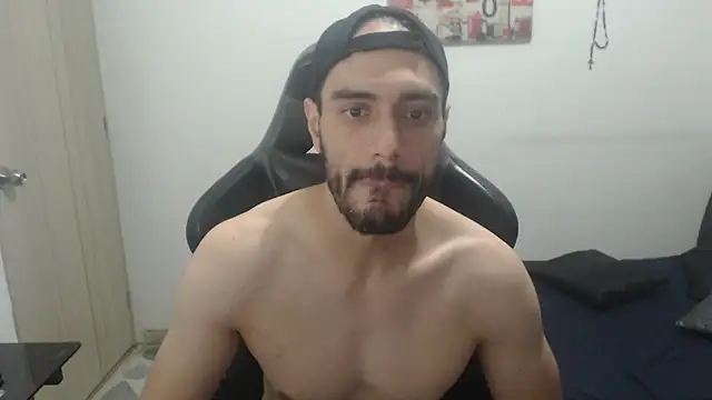 Snapshot of samuelgarcia_ chatting on 09.20.25 samuelgarcia online show from 09.20.25