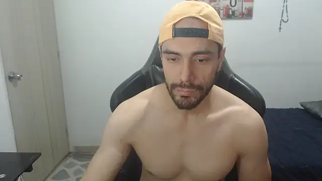 Snapshot of samuelgarcia_ chatting on 04.19.26 samuelgarcia online show from 04.19.26