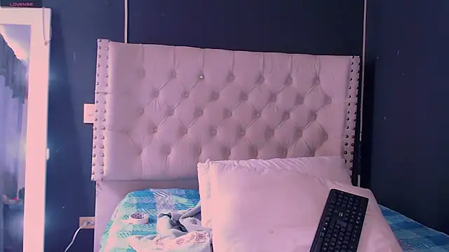 valen thompson online show from 12.30.24