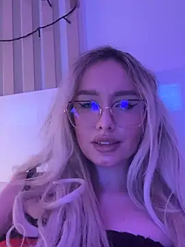 Snapshot of mollyxxx chatting on 01.16.25 mollyxxx online show from 01.16.25