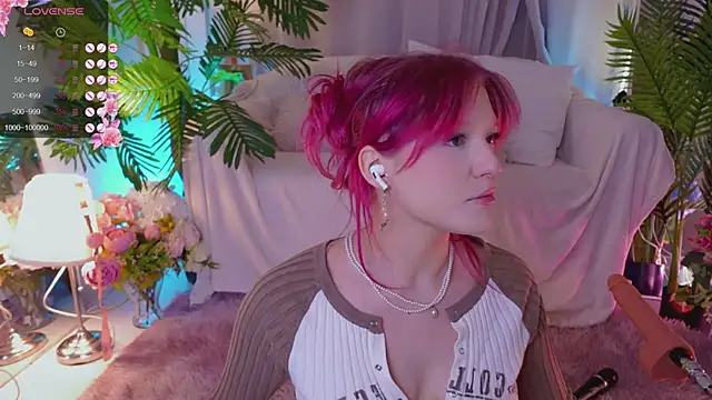 Snapshot of Crazy_Wine chatting on 02.19.25 Crazy Wine online show from 02.19.25