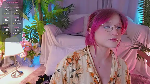 Snapshot of Crazy_Wine chatting on 02.25.25 Crazy Wine online show from 02.25.25