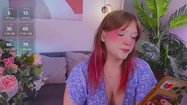 Snapshot of Crazy_Wine chatting on 11.22.25 Crazy Wine online show from 11.22.25