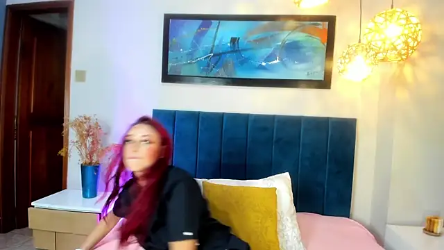 Snapshot of JupiteFox chatting on 11.28.25 JupiteFox online show from 11.28.25