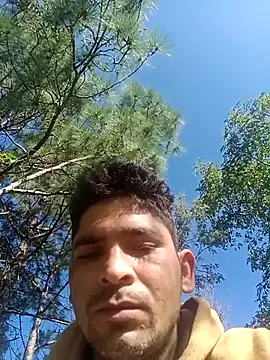 Snapshot of SunnyleoneBG chatting on 10.19.25 SunnyleoneBG online show from 10.19.25