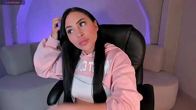 MiaRoberts1 online show from 04.14.26