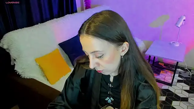 CurlySteph online show from 03.18.25