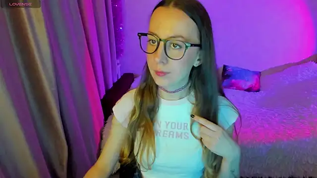 CurlySteph online show from 09.18.25