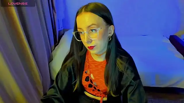 CurlySteph online show from 04.12.26