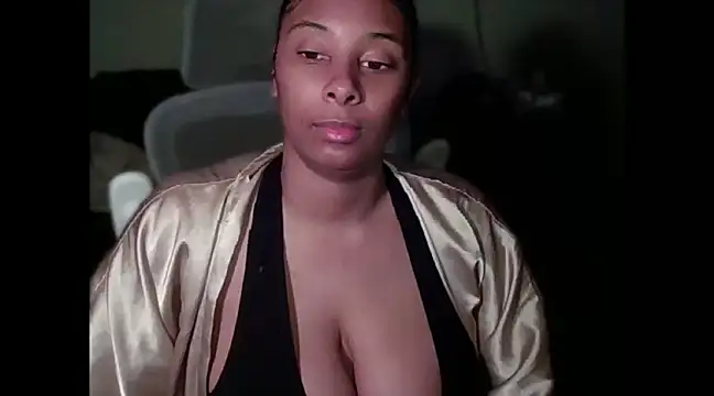 Snapshot of sassyslayz chatting on 03.15.25 sassyslayz online show from 03.15.25