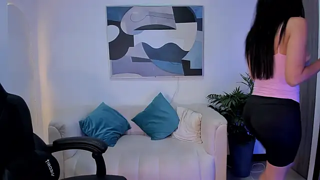 SaraParker  online show from 02.23.25