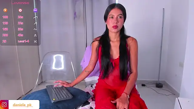 Snapshot of roxy_pk_ chatting on 11.24.25 roxy pk online show from 11.24.25