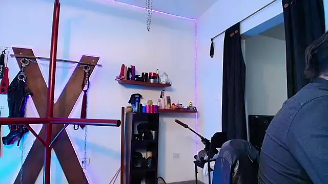 Snapshot of boy_n_girl chatting on 12.18.24 boy n girl online show from 12.18.24