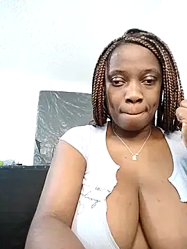 Snapshot of doucebrune chatting on 05.22.26 doucebrune online show from 05.22.26