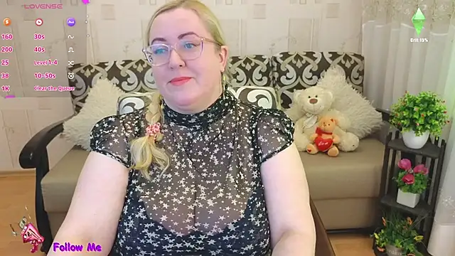 Snapshot of Ginesia chatting on 02.12.25 Ginesia online show from 02.12.25