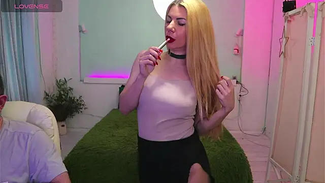 Snapshot of AlisaAleksandr chatting on 05.21.26 AlisaAleksandr online show from 05.21.26