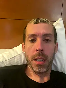 Snapshot of smokenstrokex chatting on 09.13.25 smokenstrokex online show from 09.13.25