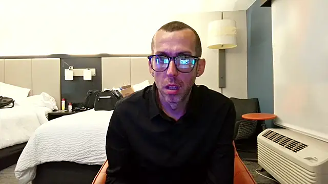 Snapshot of smokenstrokex chatting on 10.06.25 smokenstrokex online show from 10.06.25