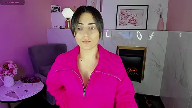 KylieMellow online show from 02.04.25