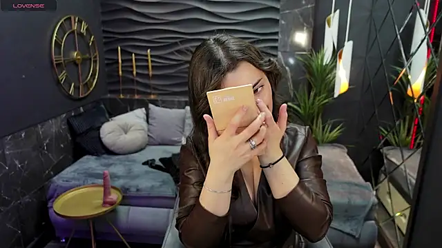 KylieMellow online show from 02.15.25