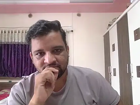 Snapshot of dhruv_love chatting on 09.12.25 dhruv love online show from 09.12.25