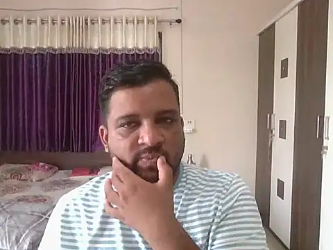 Snapshot of dhruv_love chatting on 11.26.25 dhruv love online show from 11.26.25