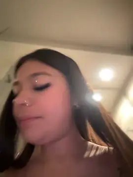 Snapshot of Alyshanon18 chatting on 12.27.24 Alyshanon18 online show from 12.27.24