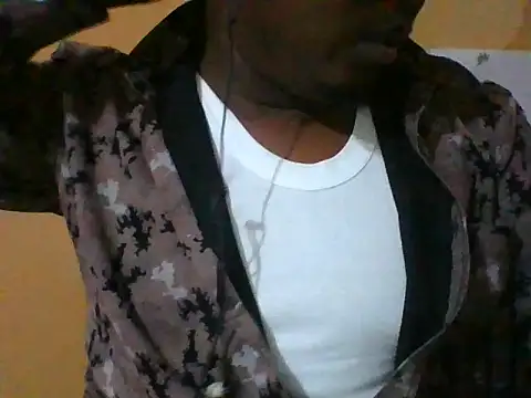 Snapshot of honeyswit chatting on 09.30.25 honeyswit online show from 09.30.25