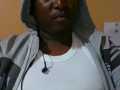 Snapshot of honeyswit chatting on 10.02.25 honeyswit online show from 10.02.25