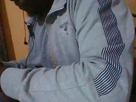 Snapshot of honeyswit chatting on 10.06.25 honeyswit online show from 10.06.25