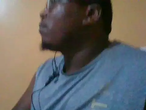 Snapshot of honeyswit chatting on 10.12.25 honeyswit online show from 10.12.25