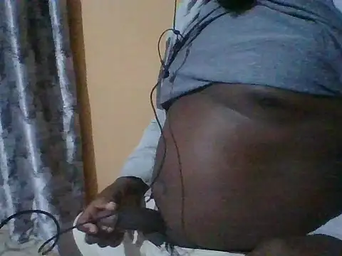 Snapshot of honeyswit chatting on 10.14.25 honeyswit online show from 10.14.25