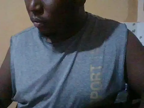 Snapshot of honeyswit chatting on 10.17.25 honeyswit online show from 10.17.25