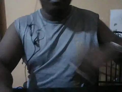 Snapshot of honeyswit chatting on 10.27.25 honeyswit online show from 10.27.25