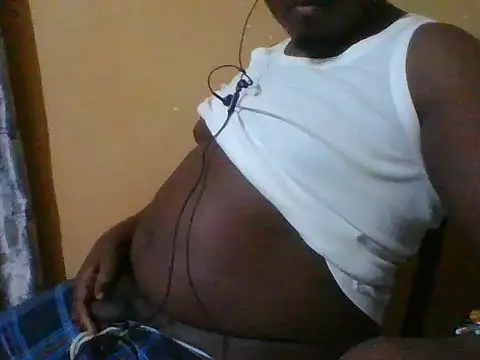 Snapshot of honeyswit chatting on 10.30.25 honeyswit online show from 10.30.25