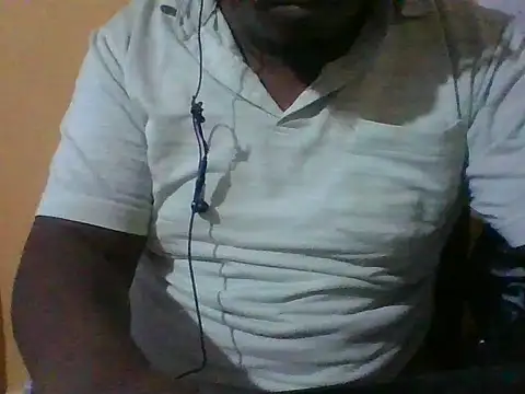 Snapshot of honeyswit chatting on 11.13.25 honeyswit online show from 11.13.25