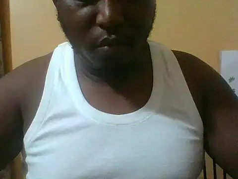 Snapshot of honeyswit chatting on 12.02.25 honeyswit online show from 12.02.25