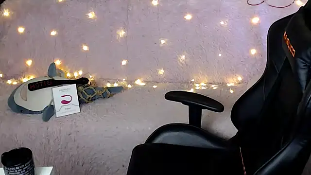 Ginger Stay online show from 03.15.25