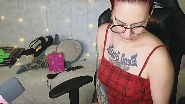 Ginger Stay online show from 11.02.25