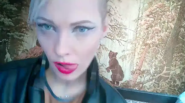 WildMissNiks online show from 02.10.25