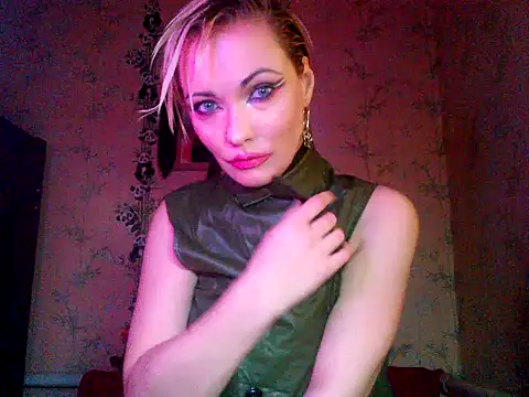 WildMissNiks online show from 11.13.25