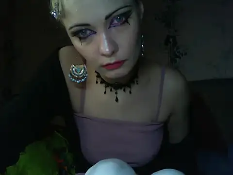 WildMissNiks online show from 05.15.26