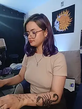 Snapshot of Raventh_ chatting on 07.18.26 Raventh online show from 07.18.26