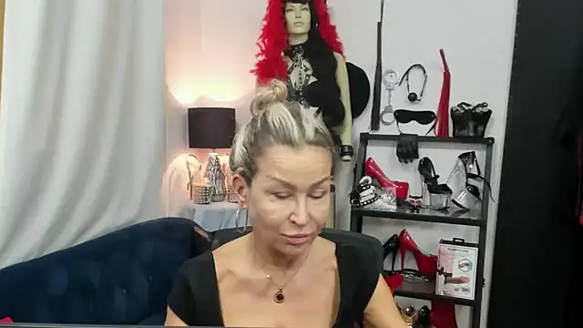 crystaLUX online show from 10.07.25