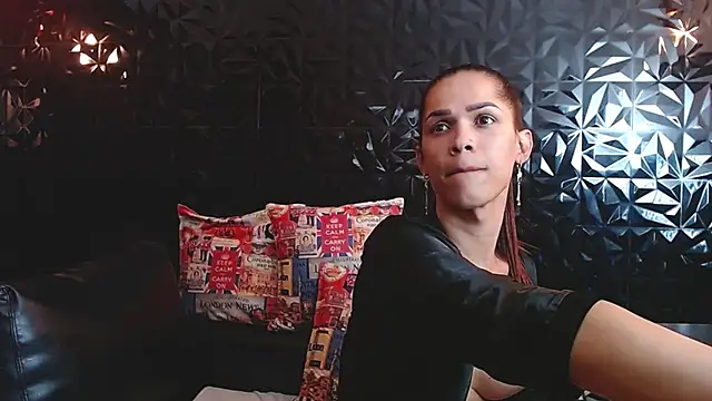 PINK  LOLA1 online show from 12.23.24