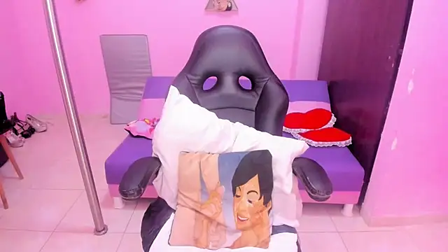 MATURE WHOR33 online show from 03.24.26