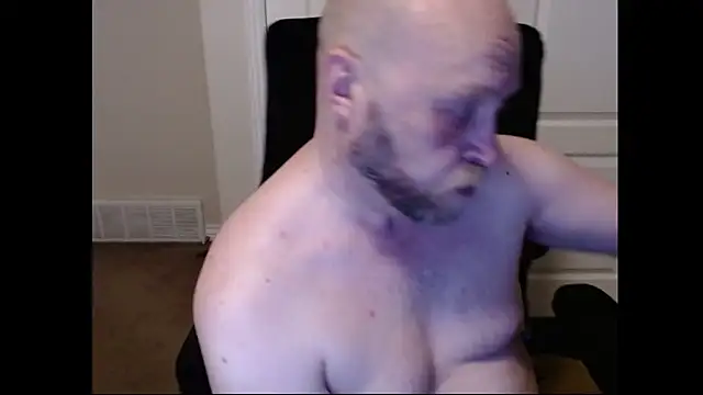 Snapshot of daveletsplay chatting on 12.27.24 daveletsplay online show from 12.27.24