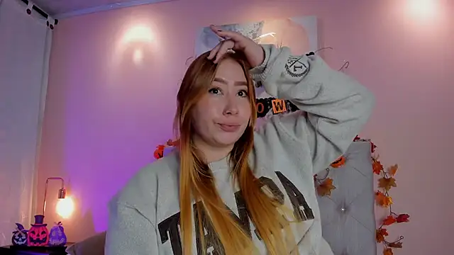 Snapshot of hannamartinn chatting on 10.31.25 hannamartinn online show from 10.31.25