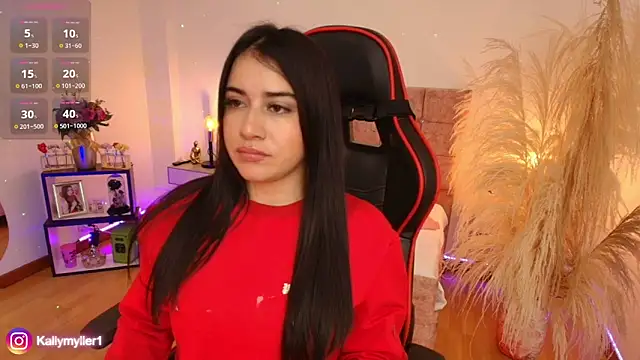 Snapshot of KallyMyller1 chatting on 01.07.25 KallyMyller1 online show from 01.07.25
