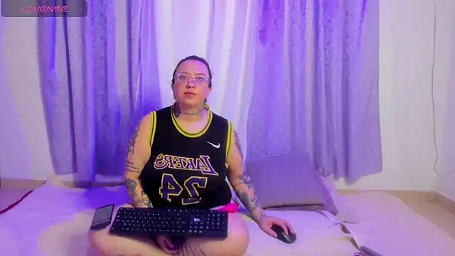 MiaYMolly online show from 04.12.26